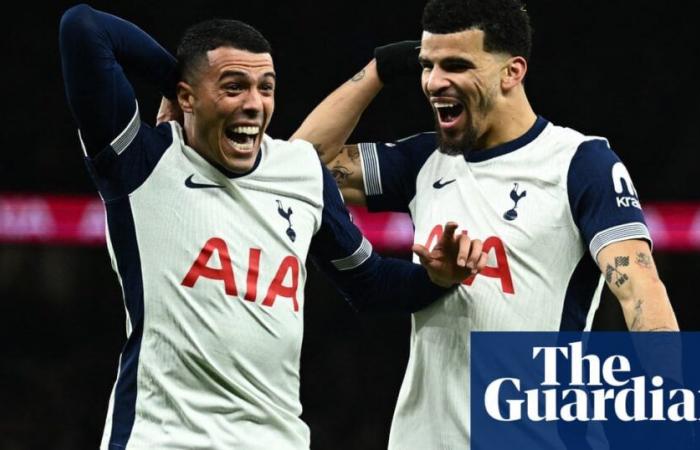 Solanke de los Spurs ayuda a eliminar al Manchester United en medio de una caótica eliminatoria de la Copa Carabao | Copa Carabao