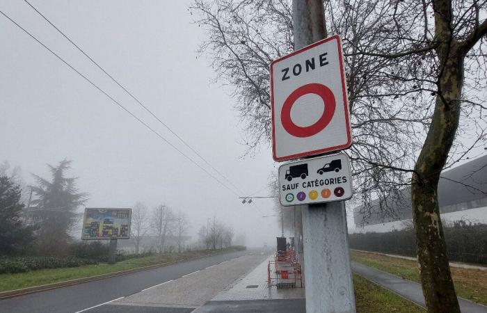 ¿Qué son estos nuevos carteles instalados en las entradas a la metrópoli?