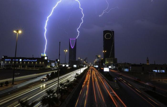 La lluvia y los vientos azotan el Reino. Conozca las condiciones meteorológicas hoy, viernes, en Arabia Saudita.