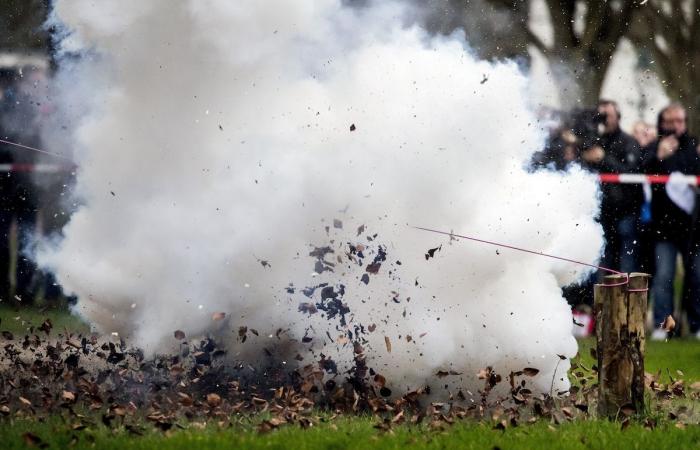 Fuegos artificiales y bengalas “Cobras” en el visor a medida que se acerca el Año Nuevo: “Dispositivos pirotécnicos desviados en misiles”