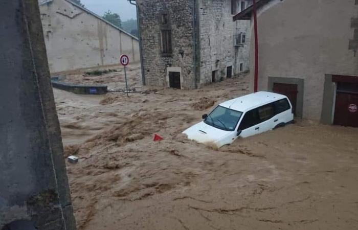 Seis meses después de las inundaciones en su pueblo, los habitantes de este pueblo siguen esperando: “nos han abandonado”