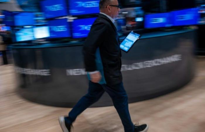 Wall Street cierra cerca del equilibrio y pierde su rebote: Noticias