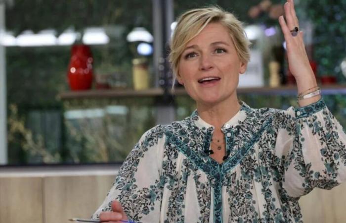 Jean Dujardin se divierte con una pregunta atrevida de Anne-Elisabeth Lemoine