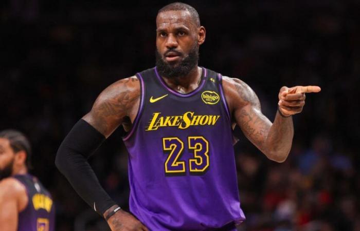 LeBron James establece un nuevo récord y hace aún más historia