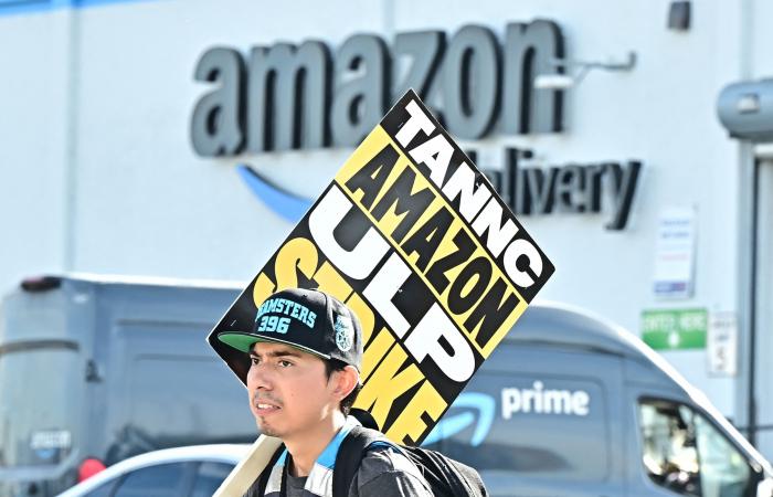 Los camioneros dicen que “el impulso continúa” mientras la huelga navideña contra Amazon entra en su segundo día