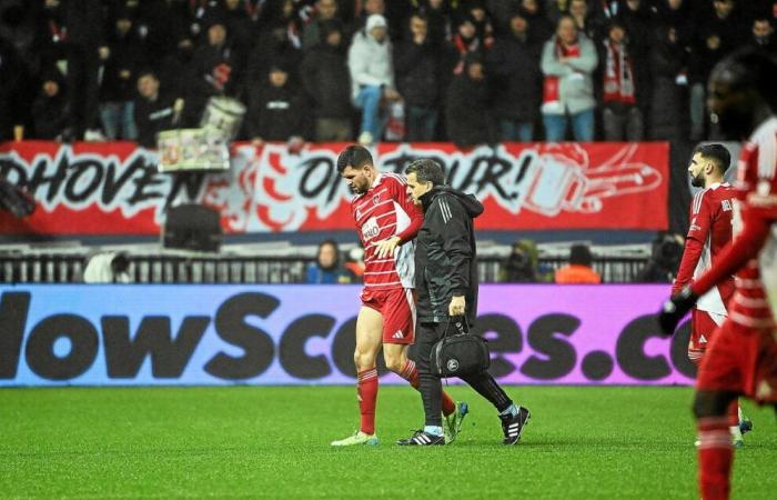 Lees-Melou, Coulibaly, Le Cardinal… Roy analiza las fechas del regreso de los lesionados al Stade Brestois