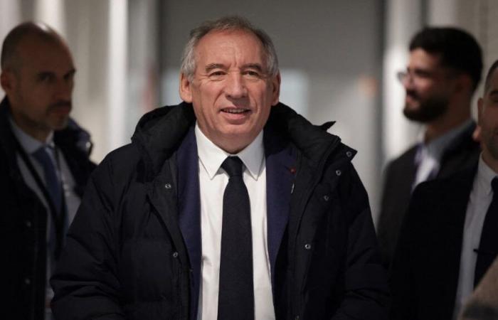 Los republicanos piden “un nuevo intercambio” con François Bayrou antes de decidir su presencia en el ejecutivo