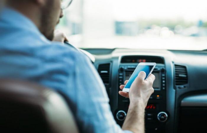 Estudio de Automoción. El 83% de los conductores jóvenes utiliza el smartphone mientras conduce