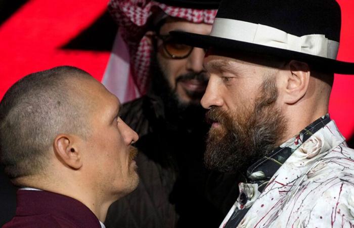 Incluso hubo que separarlos: Usyk y Fury se enfrentan durante 11 minutos para la pelea por el título