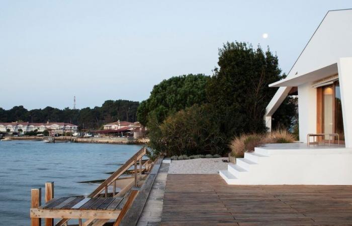 En la cuenca de Arcachon, una villa en armonía con la duna