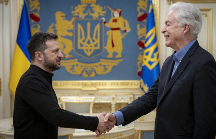 Volodymyr Zelensky anuncia haber recibido al director de la CIA, William Burns, en Kyiv