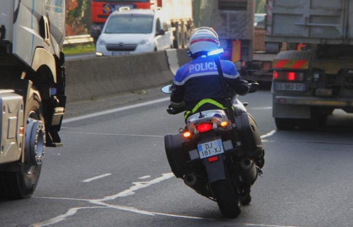 Un poco demasiado rápida en la carretera de circunvalación, recibe una multa por una razón mucho más rara…