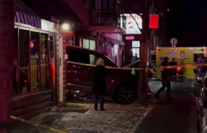 EN FOTOS | Un coche choca contra una joyería en Montreal