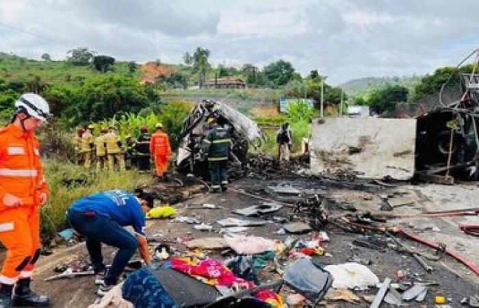 Al menos 38 muertos en un accidente de autobús en el este del país