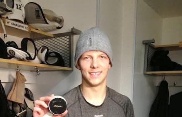 Alex Chiasson anuncia su retiro de la NHL: “Hice realidad el sueño de mi pequeño”