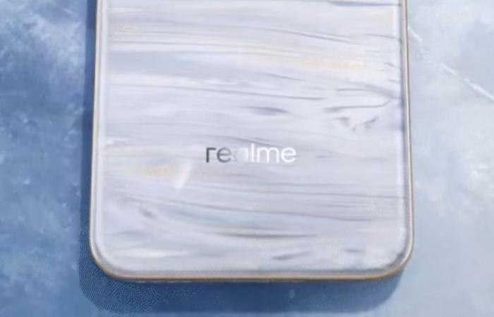 Se espera que la serie Realme 14 Pro, que presenta un diseño único sensible al frío (Unique Pearl Design), se lance a principios de 2025.