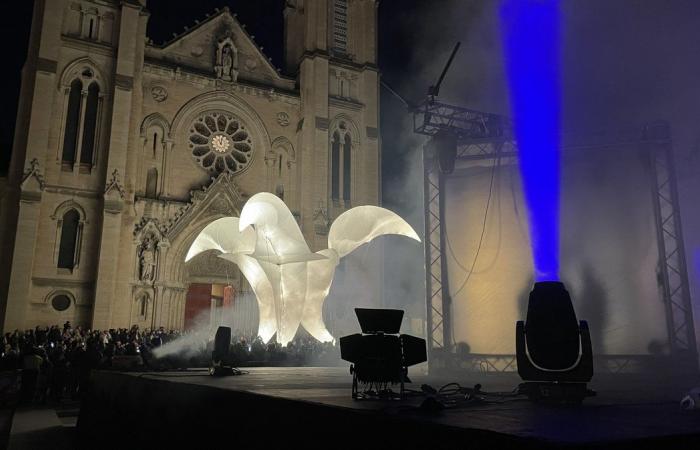 NÎMES Con el cubo, la llamada del mar para las vacaciones