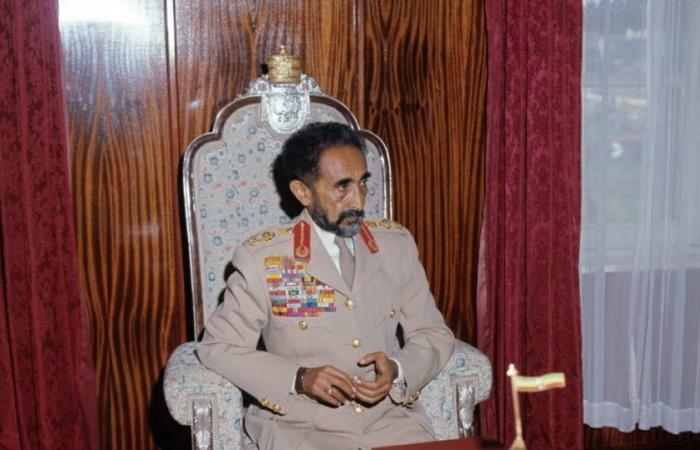 Etiopía. Emmanuel Macron y la polémica por los 400 kilos de oro del emperador Haile Selassie