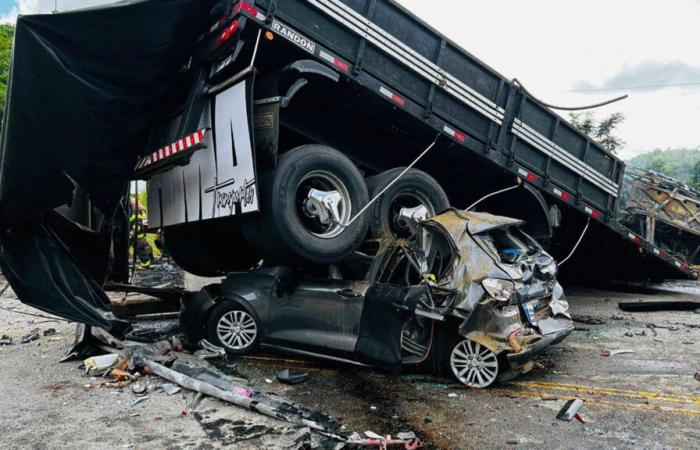 Al menos 38 muertos en accidente de autobús