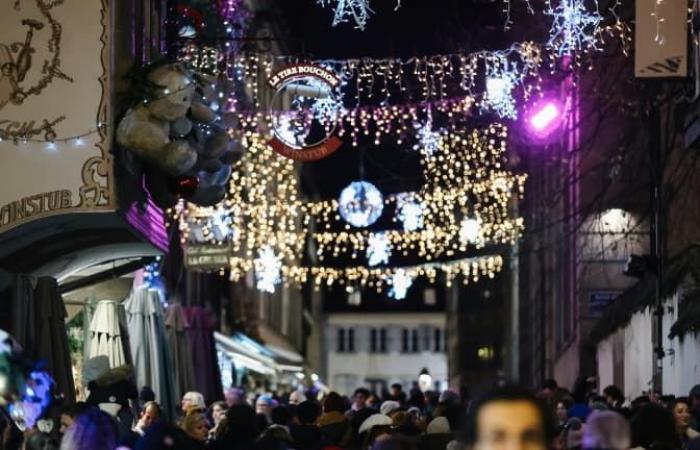 En el mercado de Estrasburgo, los turistas presentes a pesar del ataque a Magdeburgo