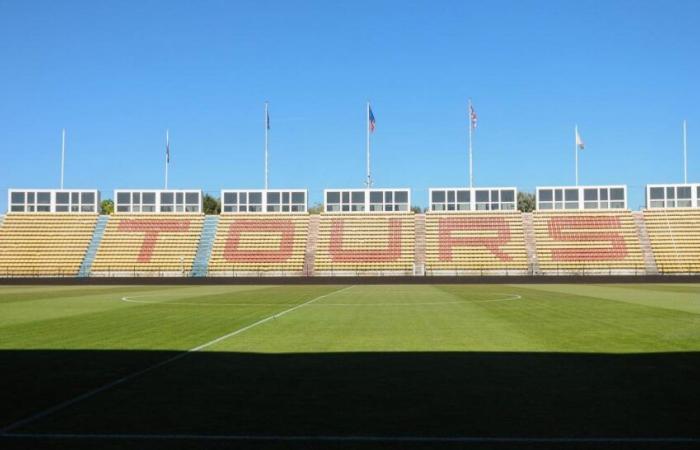 Un jugador del Tours pierde los estribos tras la cancelación del partido contra el Lorient