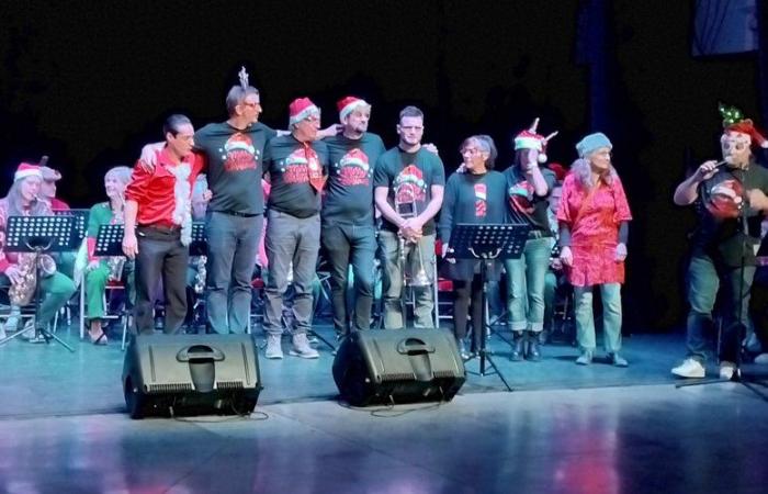 Quillan – Ambiente navideño con la escuela de música.