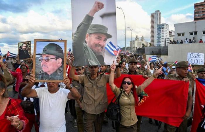 [PHOTOS] Miles de cubanos se manifiestan contra el embargo frente a la embajada estadounidense