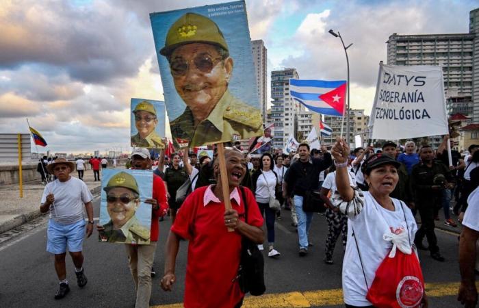 Cuba: Manifestación contra el embargo frente a la embajada estadounidense