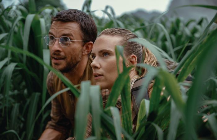 En este divertido tráiler falso, Scarlett Johansson se transforma en un dinosaurio