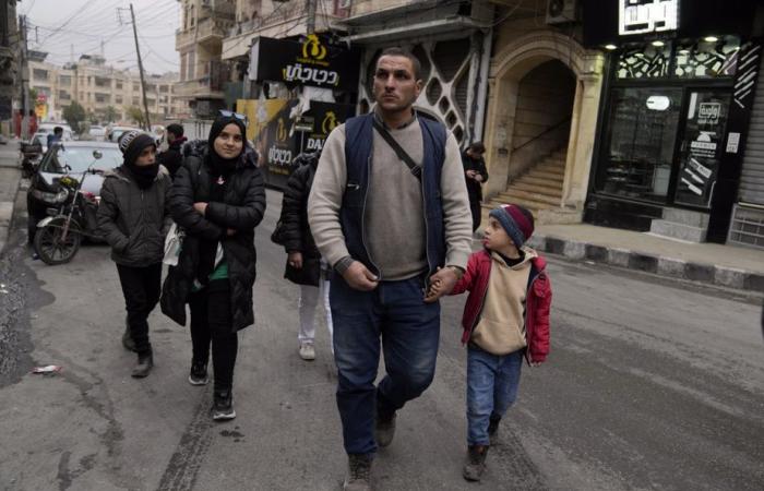 Refugiado desde hace 10 años en Türkiye | Una familia siria encuentra un país en ruinas