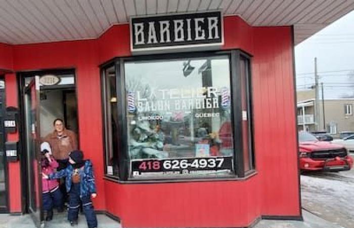 Corte libre: un barbero de Limoilou interpreta a Papá Noel