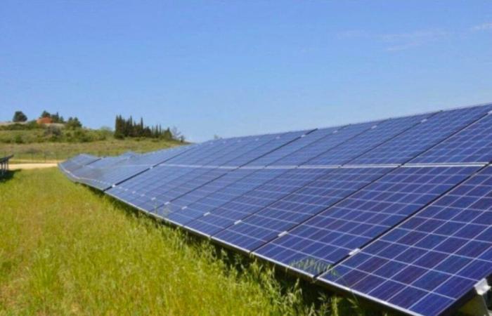 Próximamente se instalarán paneles fotovoltaicos en un estadio y un cementerio cerca de Rouen