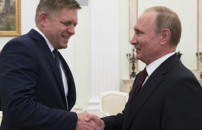 Putin habla con Fico, durante la inusual visita a Moscú del líder de la UE