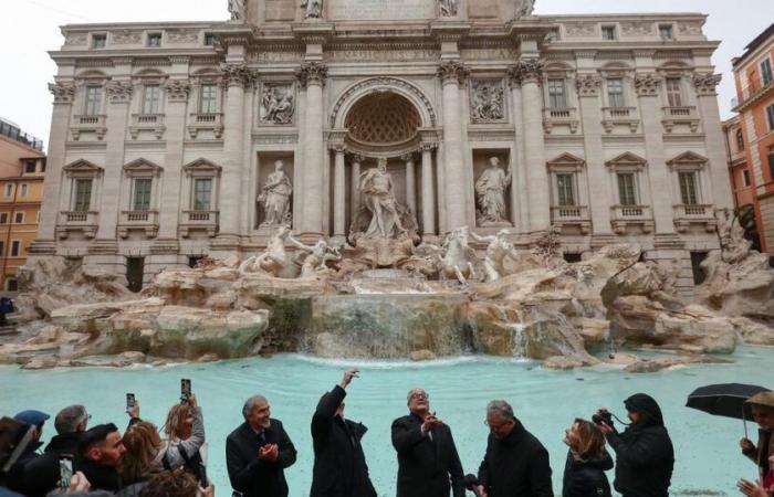 La Fontana de Trevi reabre tras su limpieza, dependiendo de los turistas