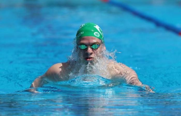 Léon Marchand gana los 100 m braza en la reunión de Reunión, su tercera victoria en otras tantas carreras