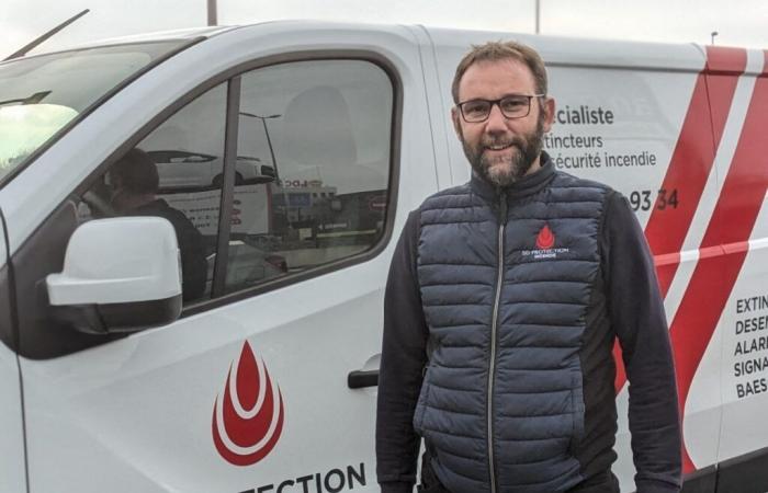 En Sarthe, Stéphane creó su empresa dedicada a la protección contra incendios.