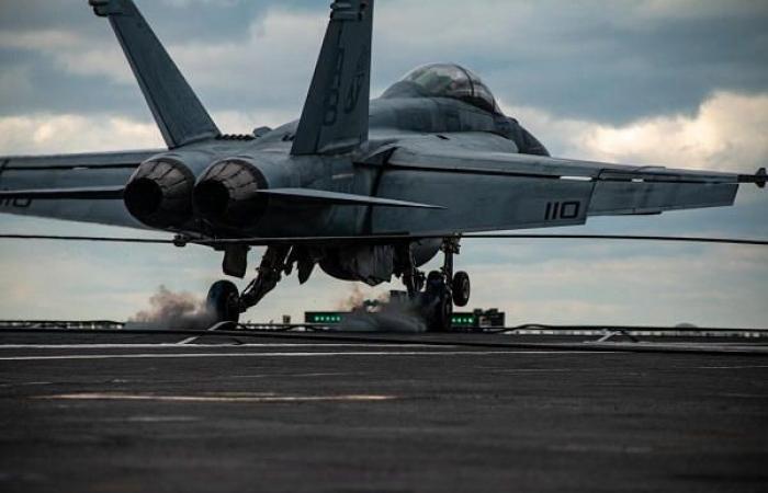 Un F/A-18F Super Hornet fue derribado por “fuego amigo” sobre el Mar Rojo