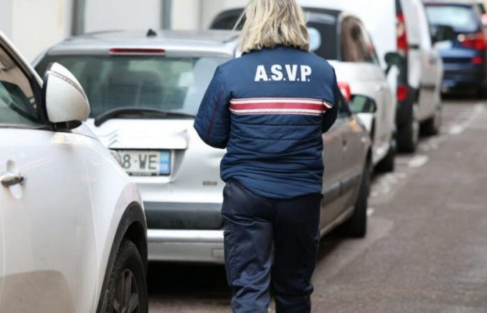 Colmar. De patrulla con las ASVP, encargadas de controlar el estacionamiento