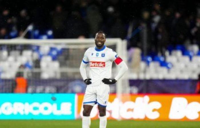 Auxerre eliminado, va por Reims y Angers