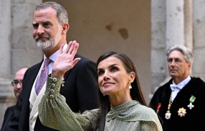 La pareja real en una visita sorpresa a la zona afectada por las inundaciones.