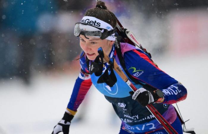 Salida masiva del Grand-Bornand | Qué cruel: Jeanne Richard deja escapar su primer podio en la meta