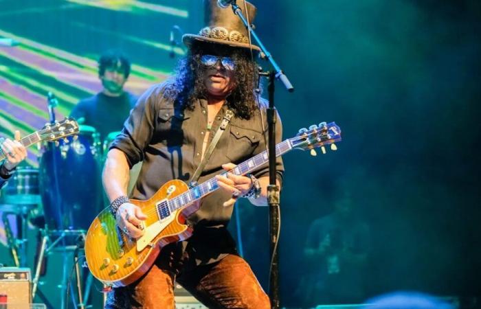 Slash ofrece un solo increíble en Nashville