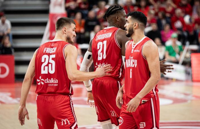 Detrás de un inmenso Shevon Thompson, Nancy finalmente vence a su favorito Bourg.