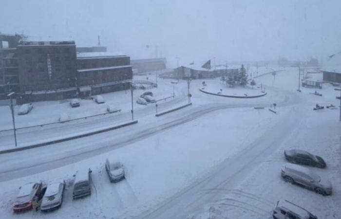 Pirineos. Nueva tormenta de nieve en la montaña: carreteras cerradas y ventiscas