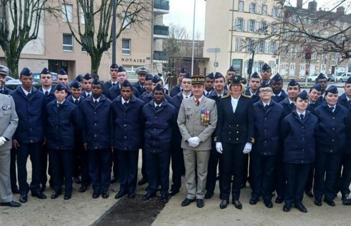 Aín. 29 jóvenes del Servicio Militar Voluntario recibieron sus gorras en Bourg-en-Bresse