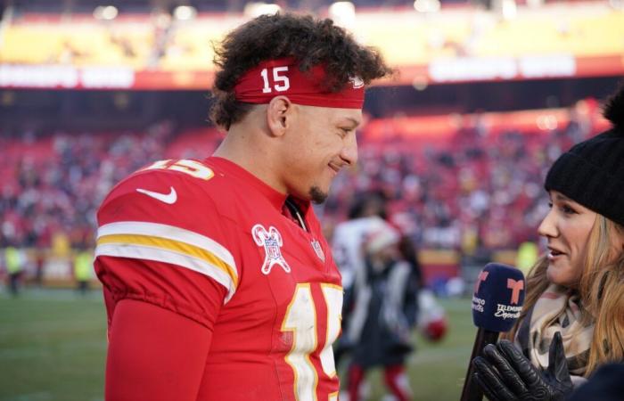 Mahomes ilumina a los Chiefs, detiene a Settle y luego llama la atención con un ritual de victoria completamente diferente.