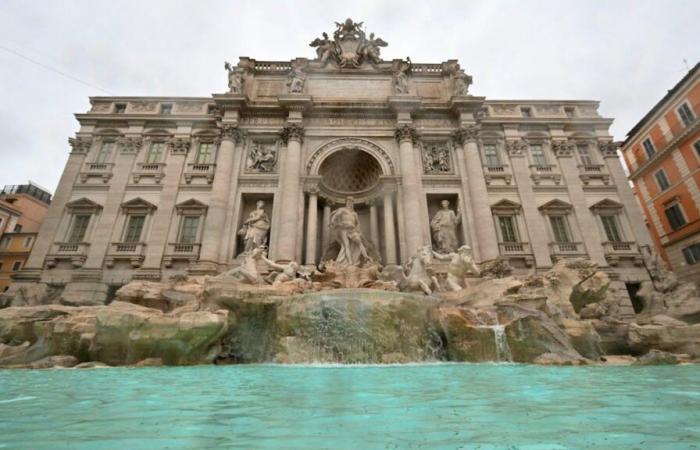 La Fontana di Trevi de Roma reabre tras su limpieza