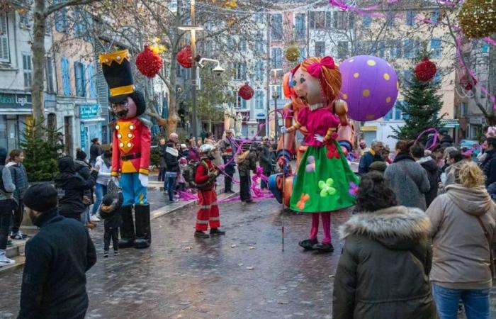 Un desfile de juguetes mágicos y noches mágicas en Draguignan