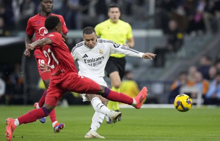 Mbappé marca un golazo y confirma su vuelta a la forma ante el Sevilla FC