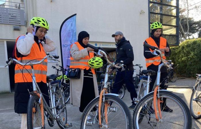 “Promover la confianza y la autonomía”: se ofrece formación ciclista a 500 residentes de Montpellier en situación precaria